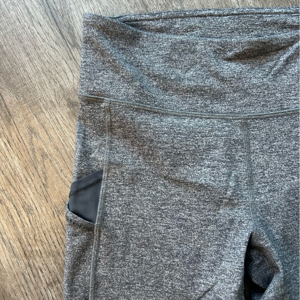 Ivivva by Lululemon size 14 youth yoga pants with side pockets in grey - Picture 3 of 8